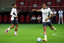 蓝鲸直播体育：TA跟队：卡瓦哈尔马上接受检查，维尼修斯安排在周日